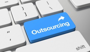  Làm Outsourcing hay làm Product? Lựa chọn vàng hay thách thức cho doanh nghiệp?