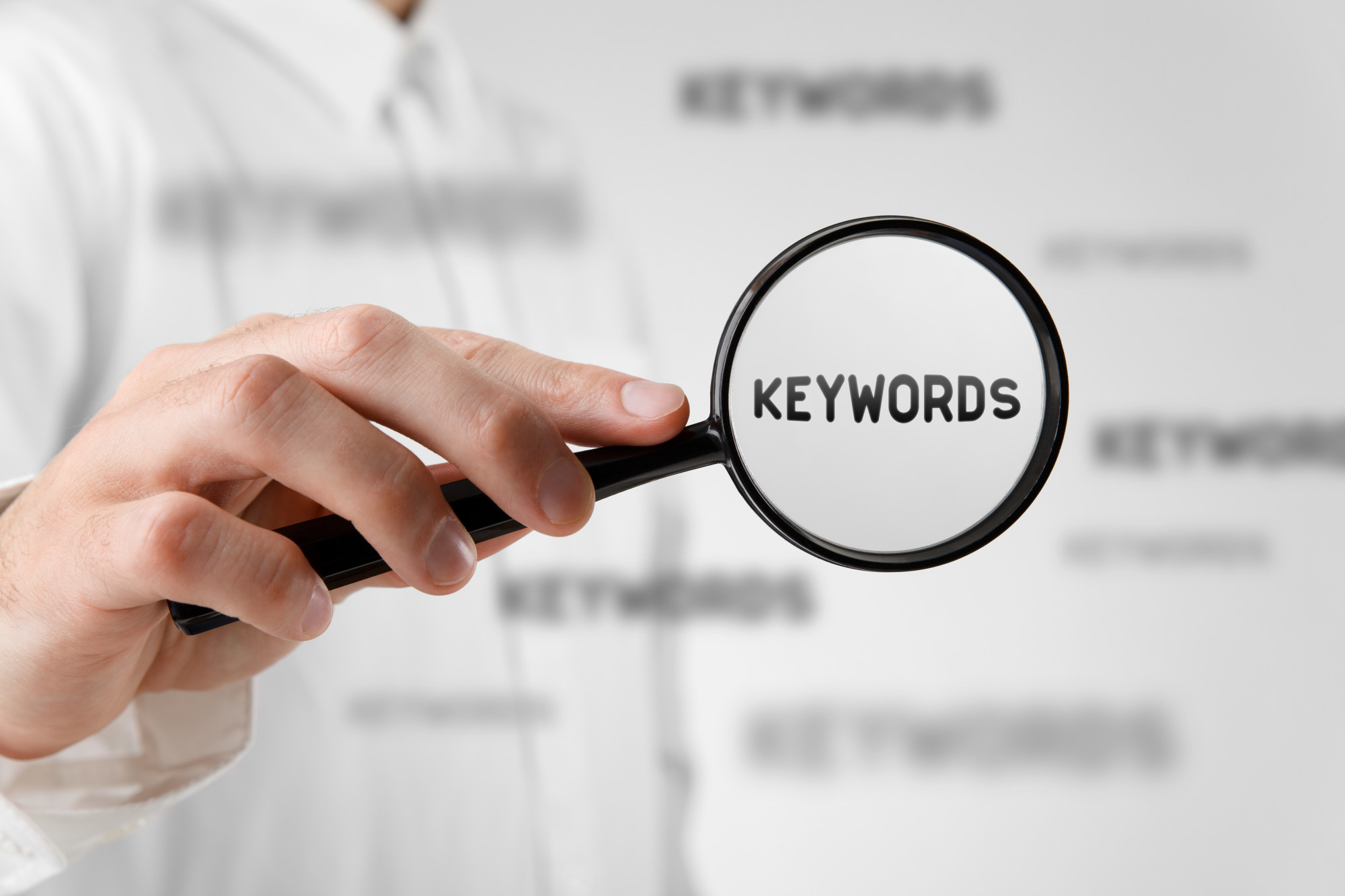 Meta descriptions thiếu keyword chính