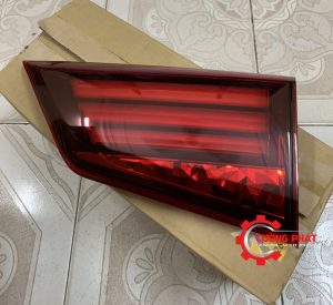 Hình ảnh đèn hậu trong Outlander