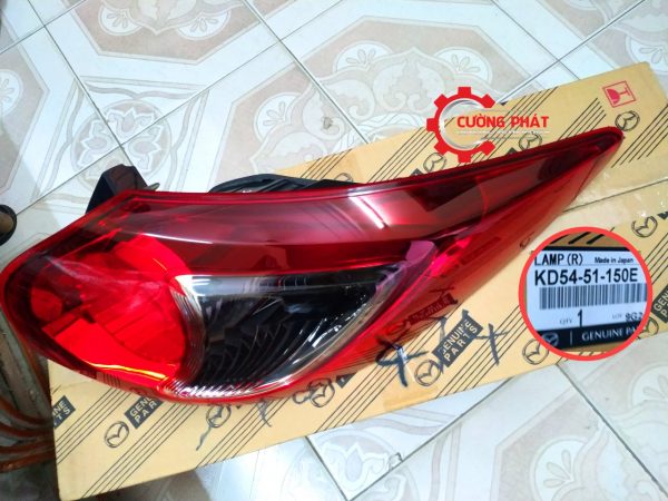 Hình ảnh đèn hậu ngoài phải Mazda CX5 chính hãng
