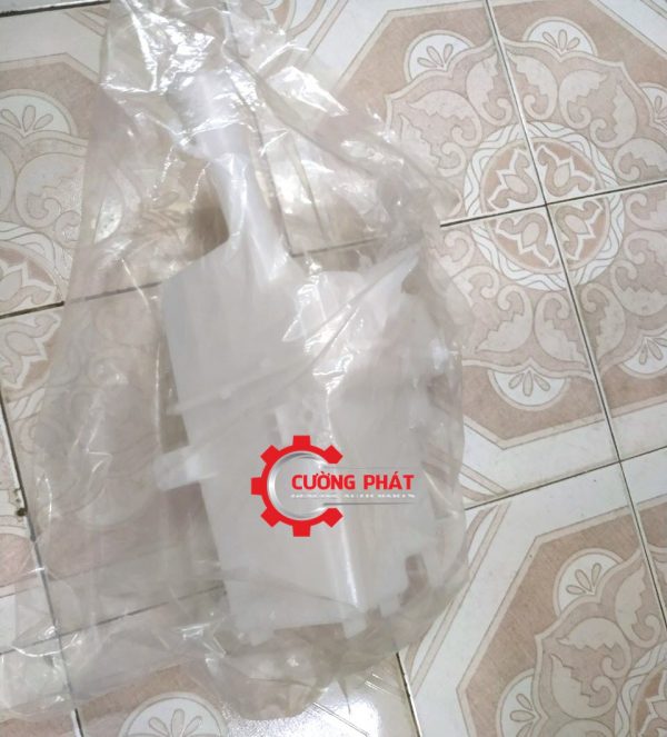 Cận cảnh bình nước rửa kính Elantra chính hãng