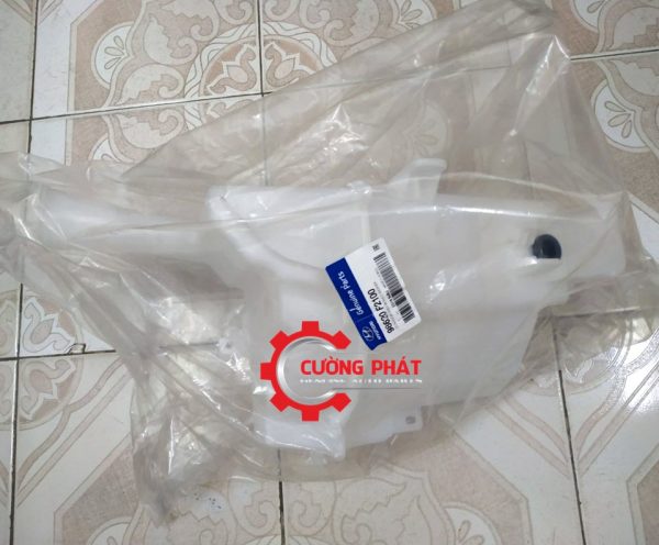 Hình ảnh bình nước rửa kính Hyundai Elantra chính hãng nguyên đai nguyên kiện