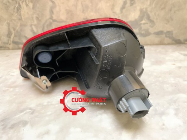 Mặt sau đèn báo lùi bên trái Mitsubishi Outlander chính hãng