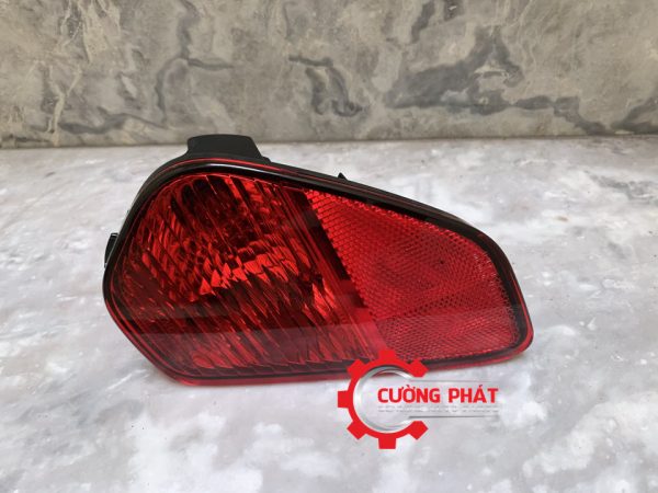 Hình ảnh đèn cản sau bên trái Mitsubishi Outlander chính hãng