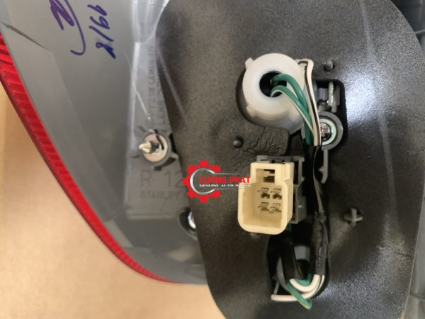Giắc đèn hậu ngoài Fortuner chính hãng