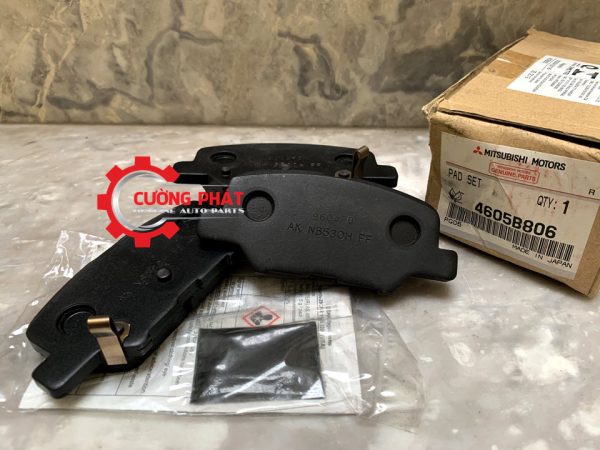 Hình ảnh má phanh sau phanh cơ Mitsubishi Outlander chính hãng