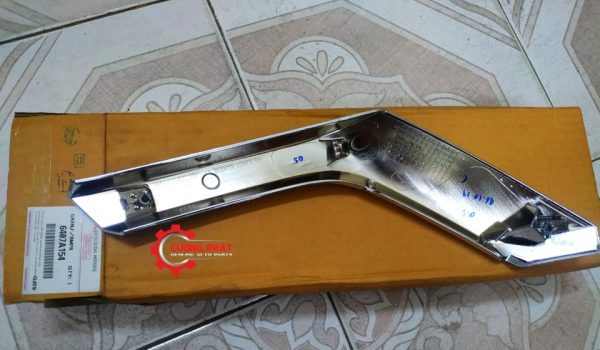Mặt sau nẹp mạ cản trước Pajero Sport chính hãng