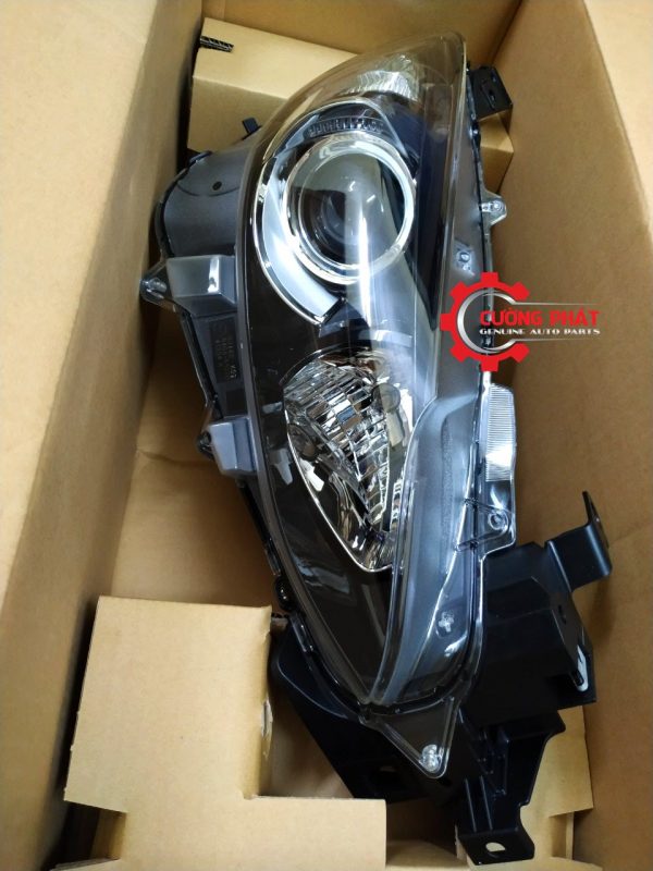Cận cảnh đèn pha Mazda 3 2013-2016 chính hãng