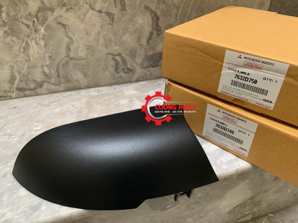 Hình ảnh ốp gáy gương Mitsubishi Triton 2020 chính hãng