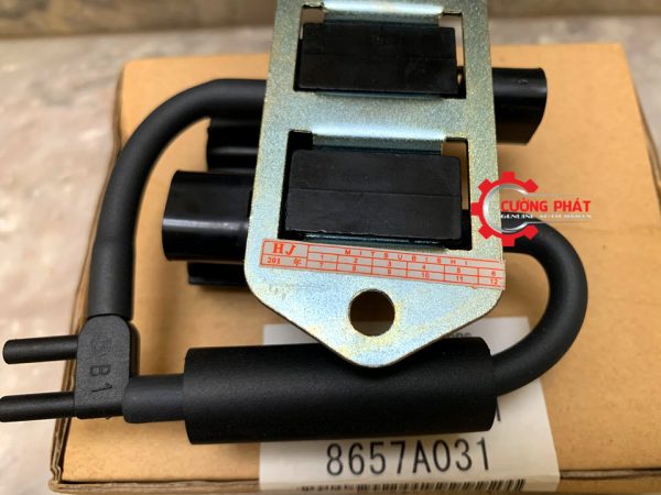 Cận cảnh van điều khiển ly hợp gài cầu Pajero V93 (xe ngân hàng) chính hãng