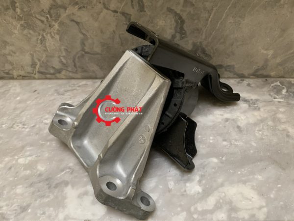 Cận cảnh cao su chân máy số sàn Xpander chính hãng