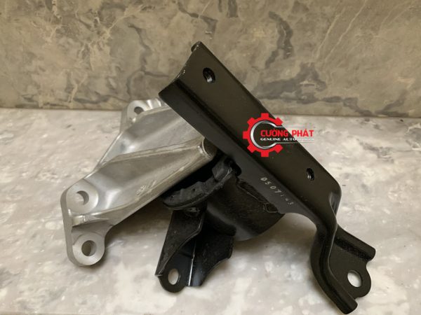 Hình ảnh cao su chân máy số sàn Mitsubishi Xpander chính hãng