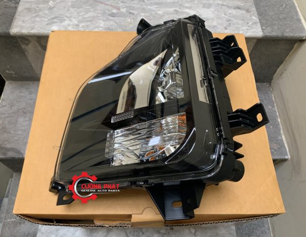Chi tiết đèn gầm Triton 2019 chính hãng