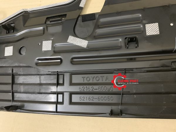 Cận cảnh ốp trên cản sau Land Prado 2015 chính hãng (Miếng số 2)