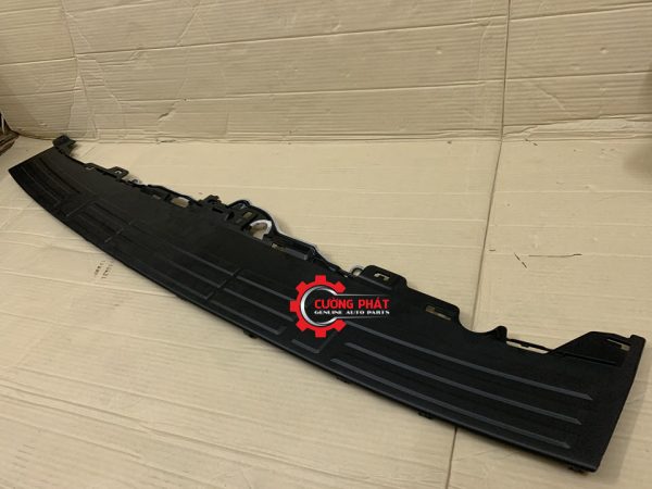 Chi tiết ốp trên cản sau Land Prado 2015 chính hãng (Miếng số 2)