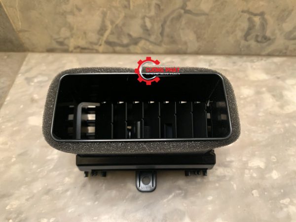 Cận cảnh cửa gió điều hòa taplo Outlander chính hãng