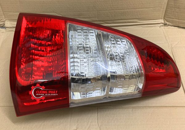 Hình ảnh đèn hậu Toyota Innova 2013-2015 chính hãng
