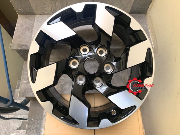 Hình ảnh mâm xe Mitsubishi Triton 2018 chính hãng