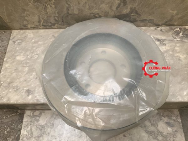Cận cảnh đĩa phanh trước Outlander chính hãng