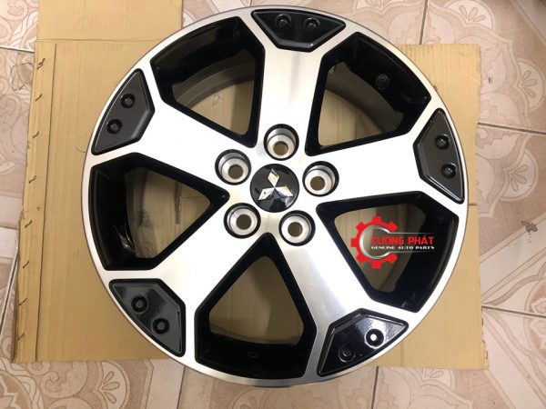 Hình ảnh mâm xe Mitsubishi Xpander Cross chính hãng