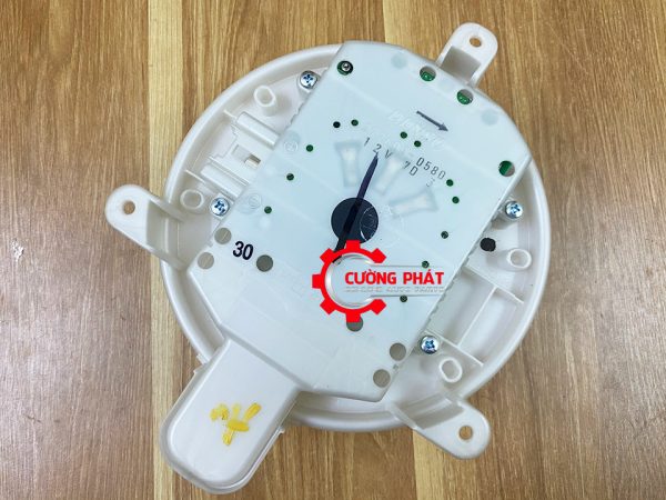 Phía dưới quạt gió dàn lạnh taplo LX570