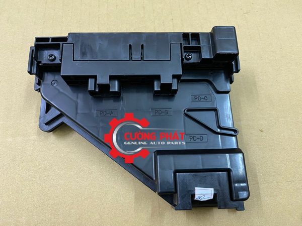 Hình ảnh hộp cầu chì tổng khoang động cơ Toyota Venza