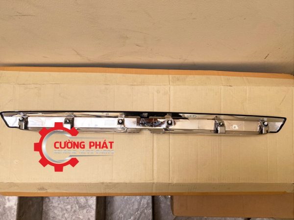 Mặt sau nẹp mạ cốp sau Attrage chính hãng