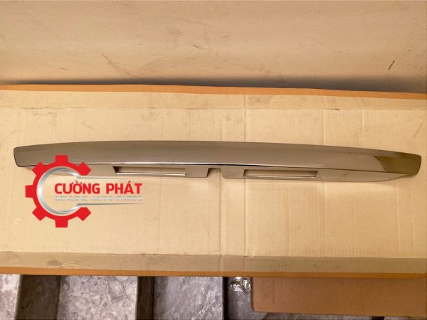 Hình ảnh nẹp mạ cốp sau Mitsubishi Attrage chính hãng