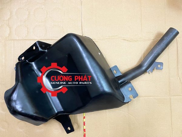 Cận cảnh bình nước rửa kính Triton 2009-2014 chính hãng