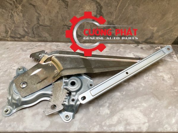 Cận cảnh compa nâng kính cửa sau Attrage, Mirage chính hãng