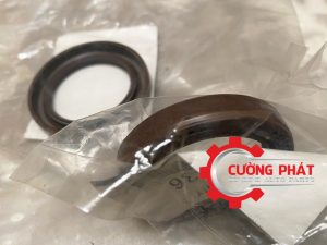 Cận cảnh phớt cam Triton, Pajero Sport, V93, Grandis, Jolie, Lancer