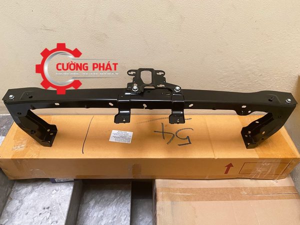 Hình ảnh xương đỡ cản trước Mitsubishi Pajero Sport 2017-2020 chính hãng