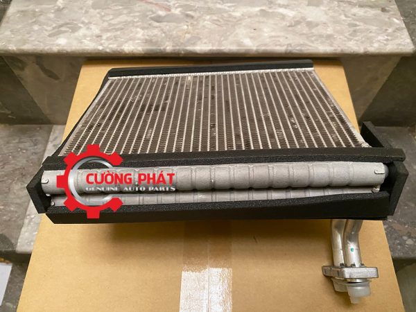 Cận cảnh dàn lạnh điều hòa trong xe Attrage, Mirage
