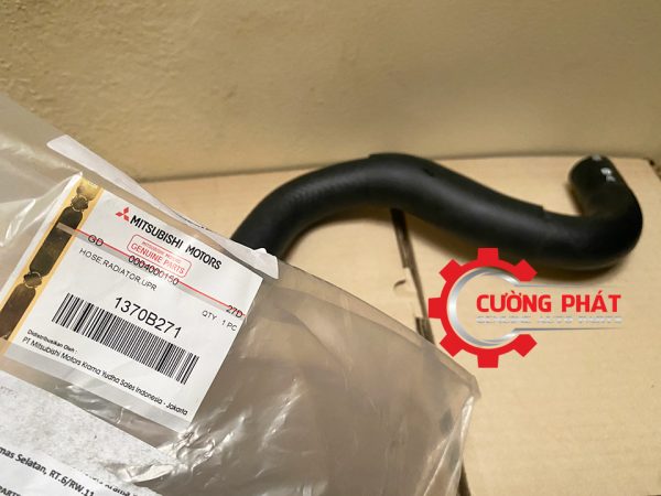 Hình ảnh ống cao su két nước trên Mitsubishi Xpander chính hãng