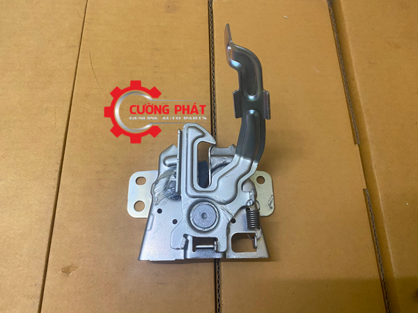Hình ảnh ổ khóa capo Xpander 2018-2023