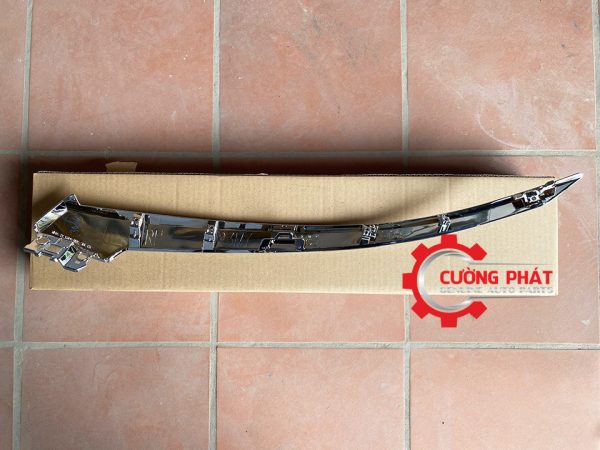 Mặt sau ốp cản trước trên Xpander Cross 2023