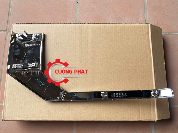 Mặt sau ốp cản trước dưới Xpander Cross 2023