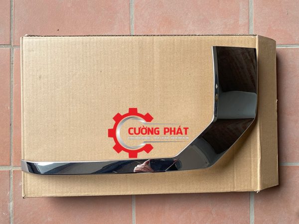 Hình ảnh nẹp mạ cản trước dưới Xpander Cross 2023 chính hãng