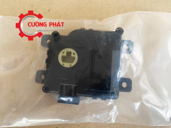 Góc chụp cận cảnh mô tơ chia gió điều hòa Xpander 2018-2024 chính hãng