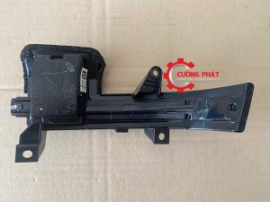Cận cảnh phía sau đèn gương chiếu hậu Xforce