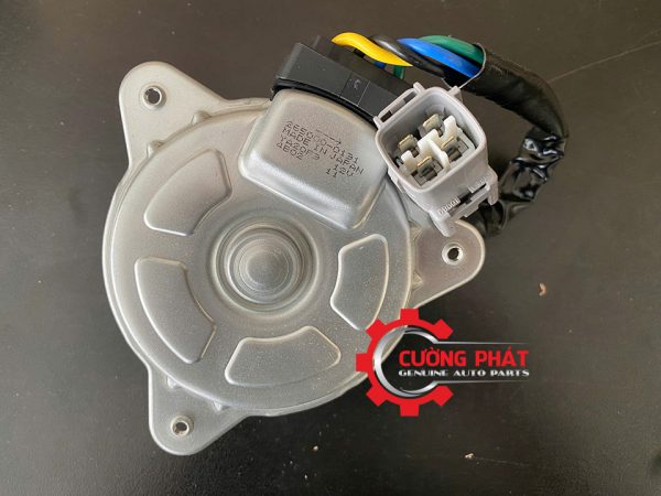 Cận cảnh mặt sau mô tơ làm mát két nước XForce