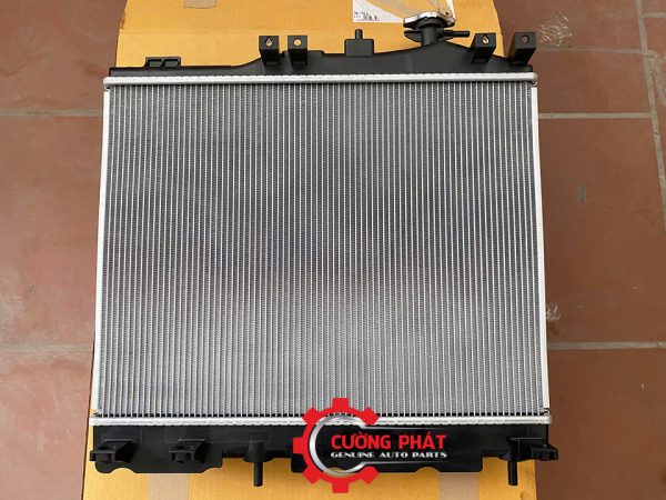 Cận cảnh mặt sau két nước số tự động Attrage