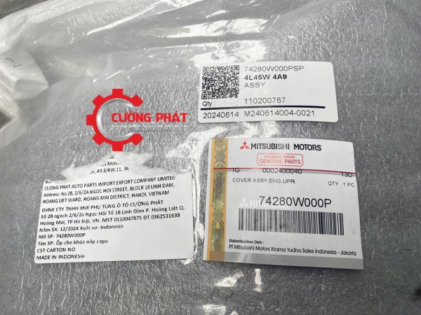 Tem mã nắp che động cơ Xpander 2018-2025 chính hãng