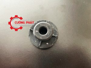Góc chụp cận cảnh cao su giảm xóc sau miếng trên Xpander 2018-2024