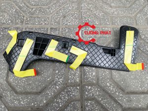 Cận cảnh tai cài ba đờ xốc trước XForce