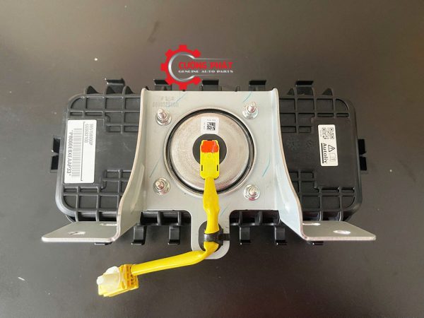 Góc chụp cận cảnh mặt sau túi khí phụ Xforce chính hãng