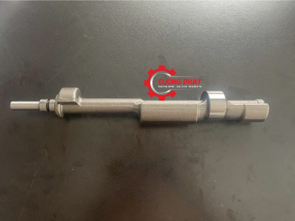Góc chụp cận cảnh trục đối trọng Triton 4D56 chính hãng
